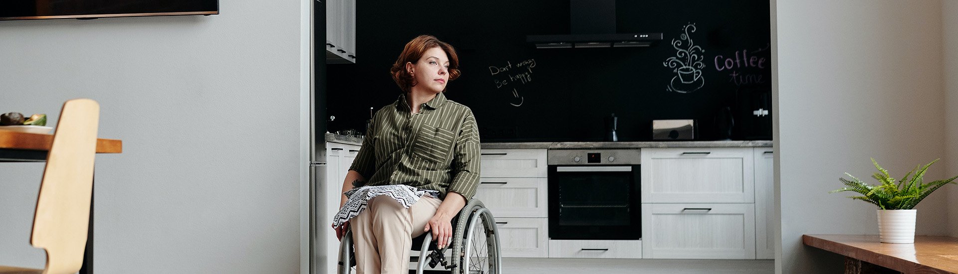 alone-woman-in-wheelchair-handicap