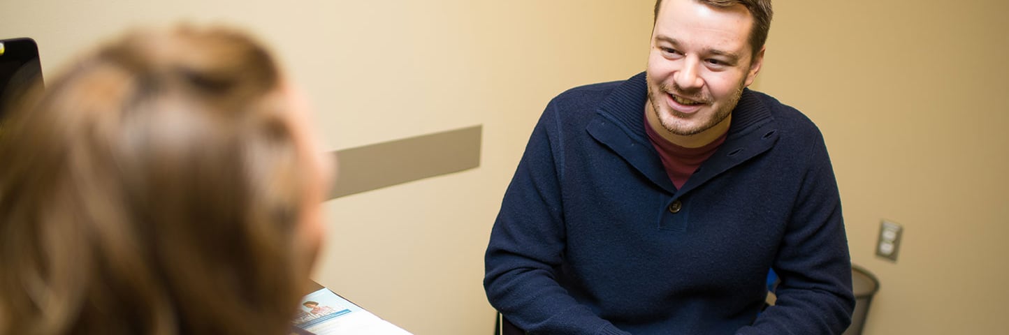 vera_wide-photo_coach-patient-happy-smiling-talk