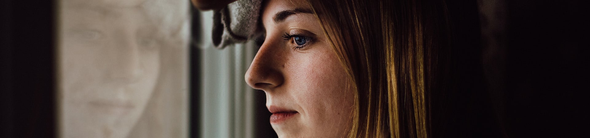 woman-looking-thinking